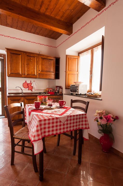 Azienda Agrituristica La Casetta Del Pollino Морманно Номер фото